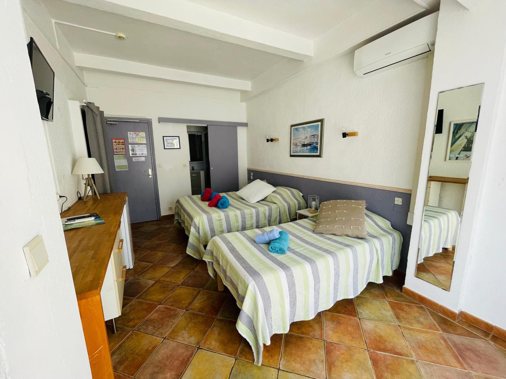 Hotel L'Escale Au Soleil Сен-Агулф Екстериор снимка
