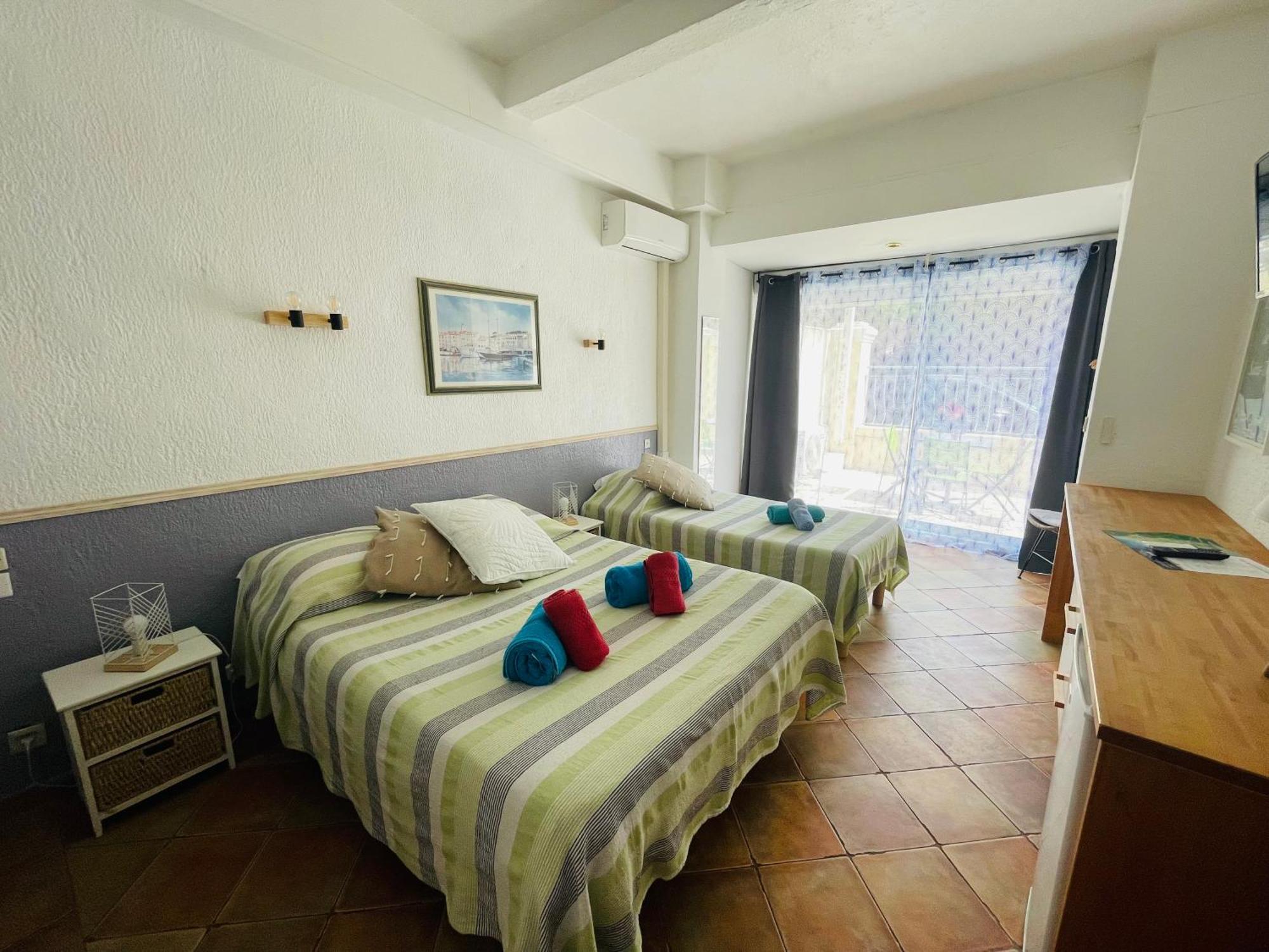 Hotel L'Escale Au Soleil Сен-Агулф Екстериор снимка