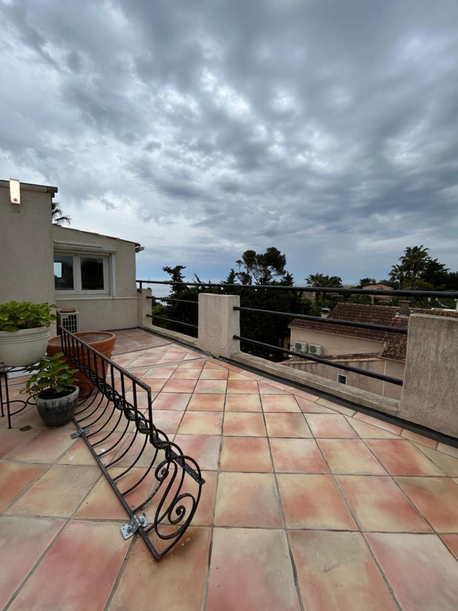 Hotel L'Escale Au Soleil Сен-Агулф Екстериор снимка